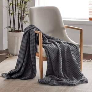 Bedsure Elegant Cooling Cotton Waffle King Size Blanket - Lightweight Dark Grey